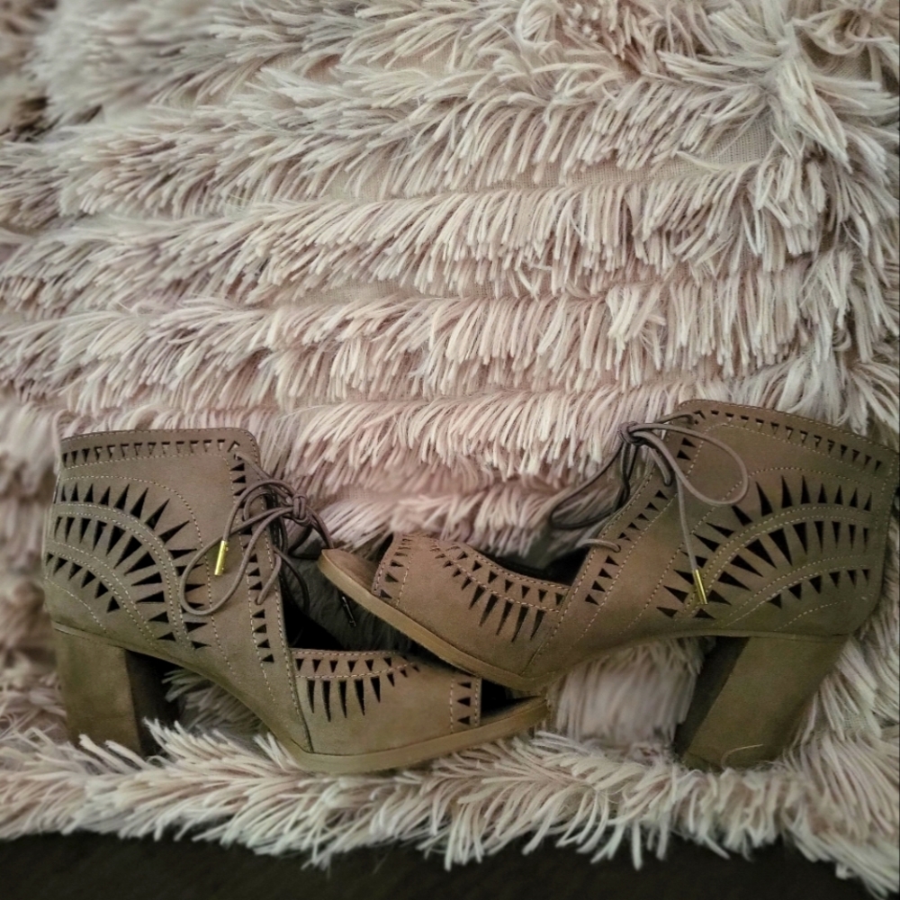 D Brand Laceup Chunky heels